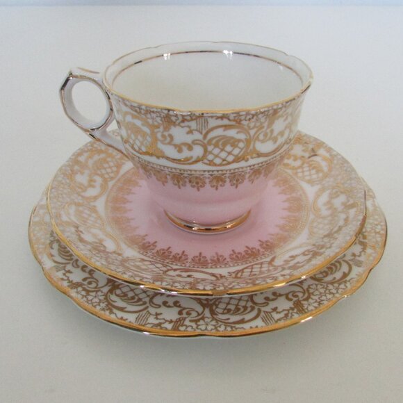 Vintage Royal Stafford Teacup trio set, Pink & Gold (Lot 2) - Picture 2 of 9